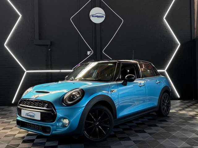 View our MINI Hatch 2.0 Cooper S Classic Hatchback 5dr Petrol Manual Euro 6 (s/s) (192 ps)