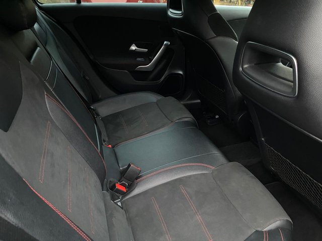 2019 MERCEDES-BENZ A-CLASS 1.5 A180d AMG Line (Premium) Hatchback 5dr Diesel 7G-DCT Euro 6 (s/s) (116 ps) - Photo 12