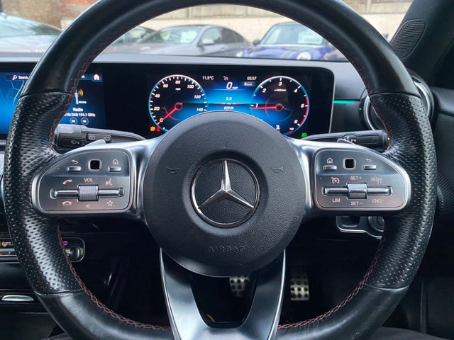 2019 MERCEDES-BENZ A-CLASS 1.5 A180d AMG Line (Premium) Hatchback 5dr Diesel 7G-DCT Euro 6 (s/s) (116 ps) - Photo 3