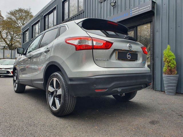 2015 NISSAN QASHQAI 1.5 dCi n-tec SUV 5dr Diesel Manual 2WD Euro 6 (s/s) (110 ps) - Photo 2