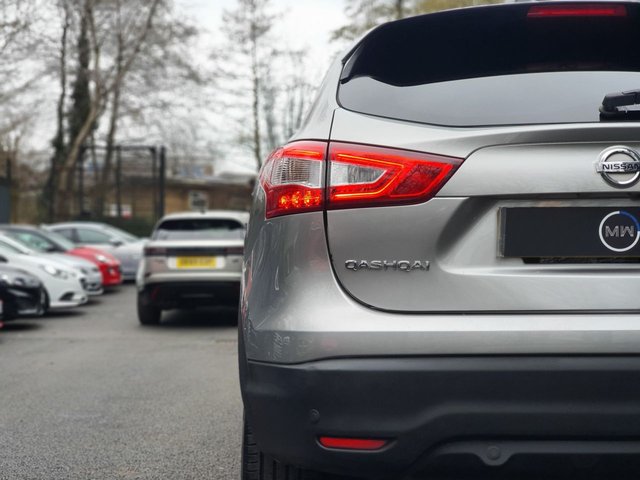 2015 NISSAN QASHQAI 1.5 dCi n-tec SUV 5dr Diesel Manual 2WD Euro 6 (s/s) (110 ps) - Photo 11