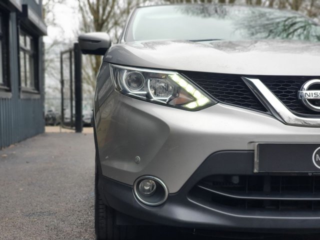 2015 NISSAN QASHQAI 1.5 dCi n-tec SUV 5dr Diesel Manual 2WD Euro 6 (s/s) (110 ps) - Photo 12
