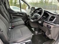 FORD TRANSIT CUSTOM — thumbnail 33 of 51
