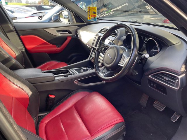2018 JAGUAR F-PACE - Photo 12