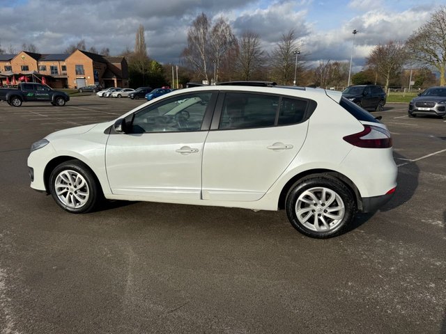 2015 Renault Megane 1.5L Limited Nav 5dr - Photo 2