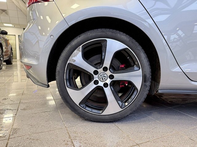2016 Volkswagen Golf 2L GTI Performance 5dr - Photo 6