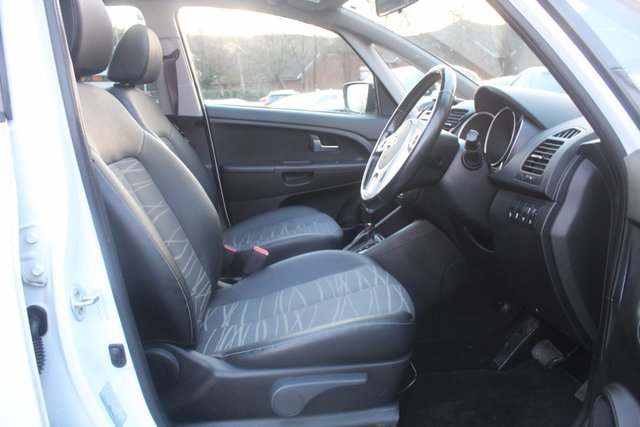2017 KIA VENGA - Photo 9