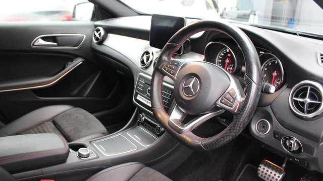 2019 MERCEDES-BENZ GLA (2019) - Photo 9