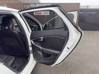 USED 2017 17 VOLVO V40 2.0 D3 R-Design Nav Plus Hatchback 5dr Diesel Manual Euro 6 (s/s) (150 ps) HeatedSeats DAB SATNAV FSH