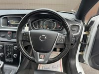 USED 2017 17 VOLVO V40 2.0 D3 R-Design Nav Plus Hatchback 5dr Diesel Manual Euro 6 (s/s) (150 ps) HeatedSeats DAB SATNAV FSH