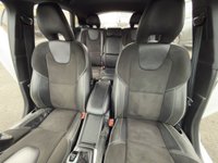 USED 2017 17 VOLVO V40 2.0 D3 R-Design Nav Plus Hatchback 5dr Diesel Manual Euro 6 (s/s) (150 ps) HeatedSeats DAB SATNAV FSH