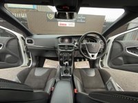 USED 2017 17 VOLVO V40 2.0 D3 R-Design Nav Plus Hatchback 5dr Diesel Manual Euro 6 (s/s) (150 ps) HeatedSeats DAB SATNAV FSH