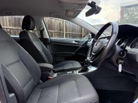 USED 2017 17 VOLKSWAGEN GOLF 1.4 Golf SE Nav TSi BlueMotion Technology Semi-Auto 5dr Sat Nav Apple CarPlay