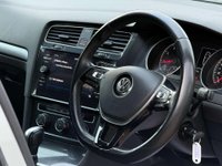 USED 2017 17 VOLKSWAGEN GOLF 1.4 Golf SE Nav TSi BlueMotion Technology Semi-Auto 5dr Sat Nav Apple CarPlay
