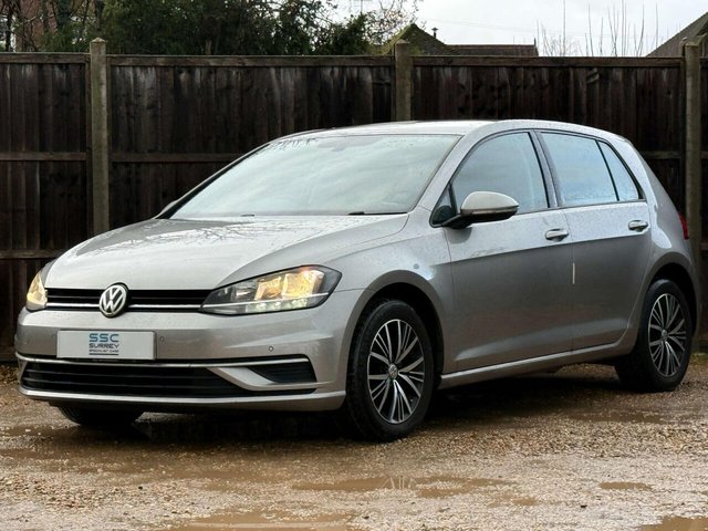 2017 Volkswagen Golf - Photo 2