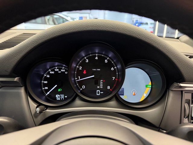 2021 PORSCHE MACAN - Photo 11