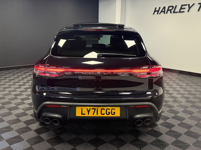2021 PORSCHE MACAN - Photo 12