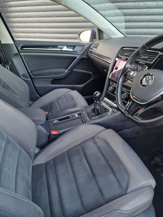 View our VOLKSWAGEN GOLF