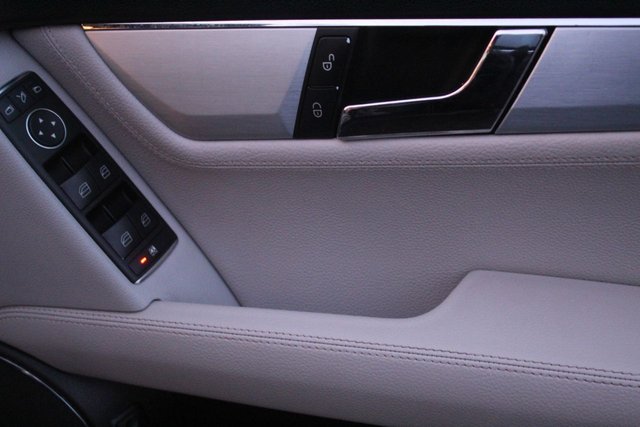 2010 Mercedes-Benz C-CLASS - Photo 6