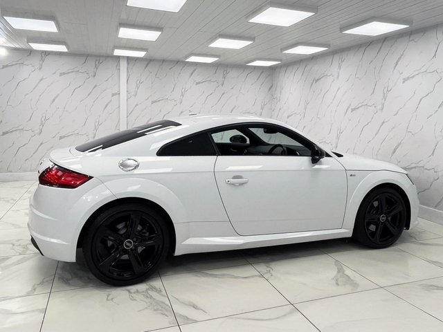 2016 Audi TT 2L Black Edition 3dr - Photo 12