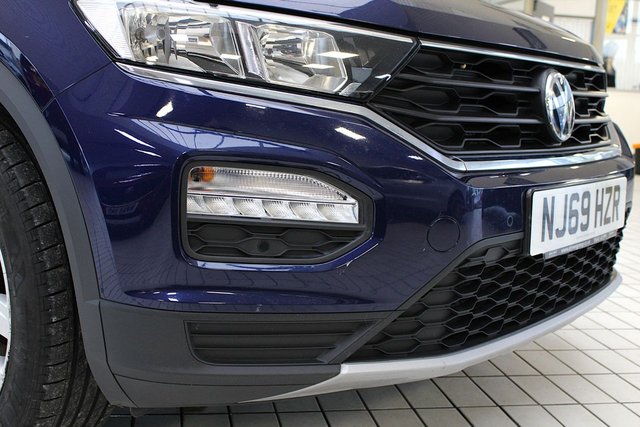 2019 VOLKSWAGEN T-ROC 2.0 TDI SE SUV 5dr Diesel Manual Euro 6 (s/s) (150 ps) - Photo 9