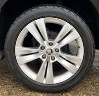 USED 2018 18 SKODA KAROQ 1.6 TDI SE L SUV 5dr Diesel Manual Euro 6 (s/s) (115 ps) - APPLE CAR PLAY - SAT NAV - HEATED FRONT SEATS - REVERSE CAMERA - P/SENSORS - BLUETOOTH - CRUISE - 2 OWNERS