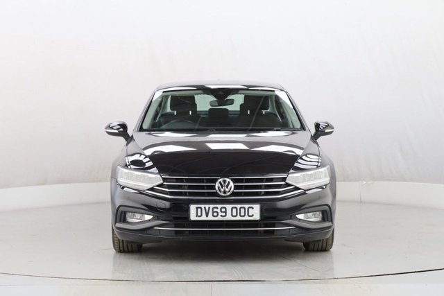 2019 Volkswagen Passat 1.5L SE Nav 4dr - Photo 3