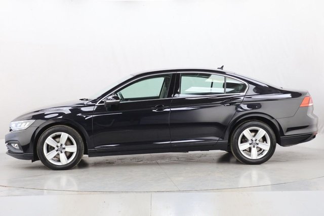 2019 Volkswagen Passat 1.5L SE Nav 4dr - Photo 6