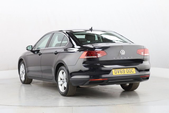 2019 Volkswagen Passat 1.5L SE Nav 4dr - Photo 7