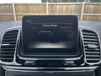 USED 2017 03 MERCEDES-BENZ GLS 3.0 GLS350d V6 AMG Line SUV 5dr Diesel G-Tronic 4MATIC Euro 6 (s/s) (258 ps) PANORAMIC ROOF, HEATED SEATS