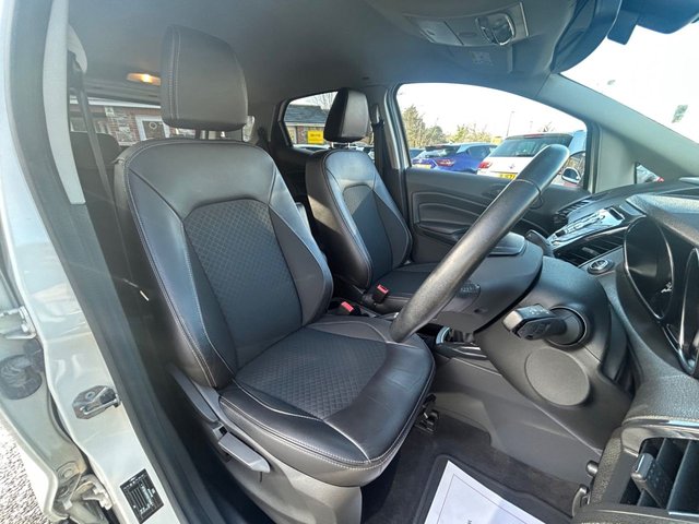 2017 FORD ECOSPORT - Photo 9