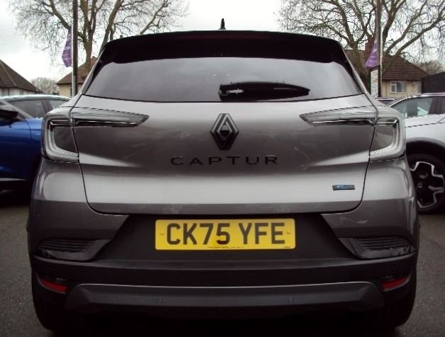 2025 RENAULT CAPTUR - Photo 4