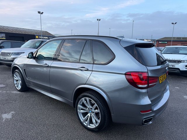 2015 BMW X5 3.0 40d M Sport SUV 5dr Diesel Auto xDrive Euro 6 (s/s) (313 ps) 1 FORMER KEEPER FINISHED IN SPACE GREY METALLIC WITH IVORY WHITE DAKOTA LEATHER-20" DOUBLE SPOKE ALLOYS-HEATED STEERING WHEEL-SOFT CLOSE DOORS-REVERSE CAMERA-PANORAMIC GLASS SUNROOF-ELECTRIC MEMORY SEAT-HEATED SEATS FRONT AND REAR-XENON HEADLIGHTS-AUTOMATIC HIGH BEAM CONTROL-DRIVING ASSITANT-SURROUND VIEW-PROFESSIONAL NAVIGATION-HARMAN KARDON-DAB RADIO-M LEATHER STEERING WHEEL-DUAL ZONE CLIMATE CONTROL - Photo 4