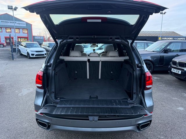 2015 BMW X5 3.0 40d M Sport SUV 5dr Diesel Auto xDrive Euro 6 (s/s) (313 ps) 1 FORMER KEEPER FINISHED IN SPACE GREY METALLIC WITH IVORY WHITE DAKOTA LEATHER-20" DOUBLE SPOKE ALLOYS-HEATED STEERING WHEEL-SOFT CLOSE DOORS-REVERSE CAMERA-PANORAMIC GLASS SUNROOF-ELECTRIC MEMORY SEAT-HEATED SEATS FRONT AND REAR-XENON HEADLIGHTS-AUTOMATIC HIGH BEAM CONTROL-DRIVING ASSITANT-SURROUND VIEW-PROFESSIONAL NAVIGATION-HARMAN KARDON-DAB RADIO-M LEATHER STEERING WHEEL-DUAL ZONE CLIMATE CONTROL - Photo 7