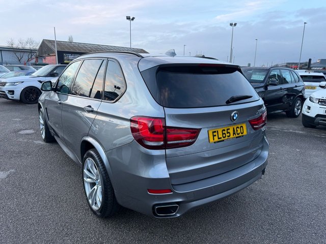 2015 BMW X5 3.0 40d M Sport SUV 5dr Diesel Auto xDrive Euro 6 (s/s) (313 ps) 1 FORMER KEEPER FINISHED IN SPACE GREY METALLIC WITH IVORY WHITE DAKOTA LEATHER-20" DOUBLE SPOKE ALLOYS-HEATED STEERING WHEEL-SOFT CLOSE DOORS-REVERSE CAMERA-PANORAMIC GLASS SUNROOF-ELECTRIC MEMORY SEAT-HEATED SEATS FRONT AND REAR-XENON HEADLIGHTS-AUTOMATIC HIGH BEAM CONTROL-DRIVING ASSITANT-SURROUND VIEW-PROFESSIONAL NAVIGATION-HARMAN KARDON-DAB RADIO-M LEATHER STEERING WHEEL-DUAL ZONE CLIMATE CONTROL - Photo 5