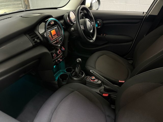 2020 MINI HATCH 1.5 Cooper Classic Hatchback 5dr Petrol Manual Euro 6 (s/s) (136 ps) - Photo 2