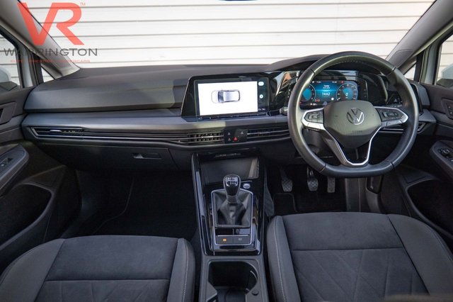 2023 VOLKSWAGEN GOLF - Photo 2