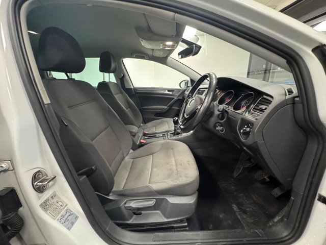 2019 VOLKSWAGEN GOLF - Photo 4