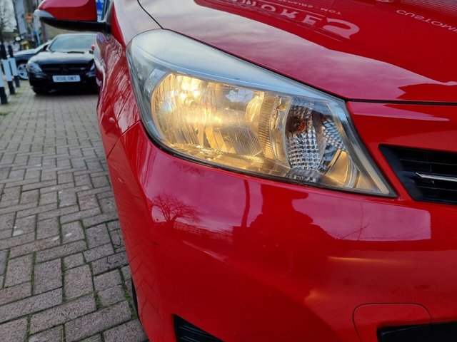 2012 TOYOTA YARIS 2012 1.0 VVT-i TR Hatchback 3dr Petrol Manual Euro 5 (69 ps) - Photo 7