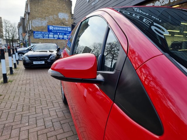 2012 TOYOTA YARIS 2012 1.0 VVT-i TR Hatchback 3dr Petrol Manual Euro 5 (69 ps) - Photo 8