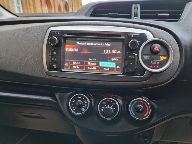 2012 TOYOTA YARIS 2012 1.0 VVT-i TR Hatchback 3dr Petrol Manual Euro 5 (69 ps) - Photo 3