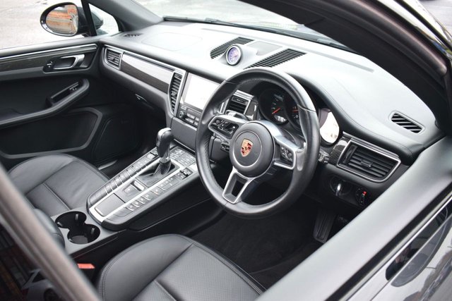 2017 Porsche Macan 3L Gts 5dr - Photo 3