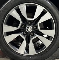 USED 2014 14 SKODA YETI 2.0 TDI Laurin & Klement Outdoor 5dr Diesel DSG 4WD Euro 5 (140 ps) 