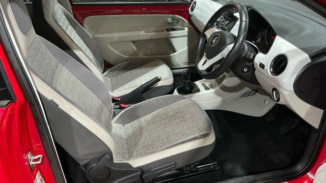 2017 VOLKSWAGEN UP! 1.0 up! beats Hatchback 3dr Petrol Manual Euro 6 (60 ps) - Photo 3