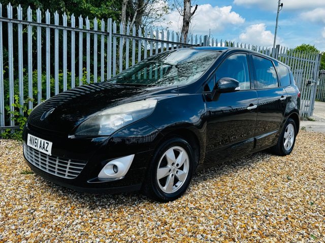 View our RENAULT GRAND SCENIC