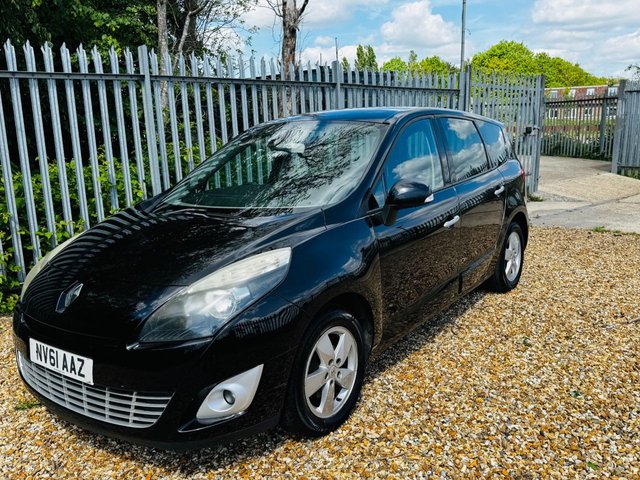 View our RENAULT GRAND SCENIC