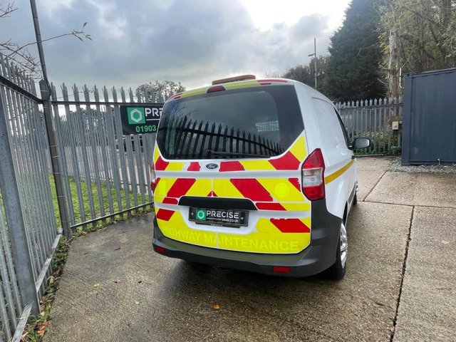 2017 FORD TRANSIT COURIER - Photo 8