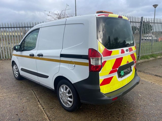 2017 FORD TRANSIT COURIER - Photo 9