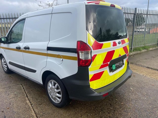 2017 FORD TRANSIT COURIER - Photo 10