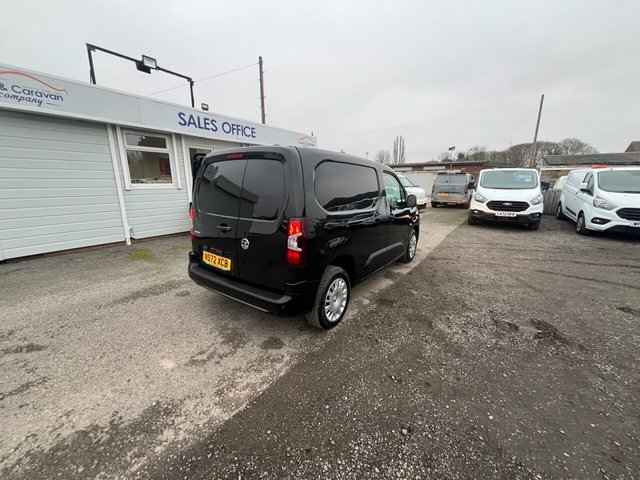 2022 Vauxhall Combo 1.5L Sportive 4dr - Photo 11